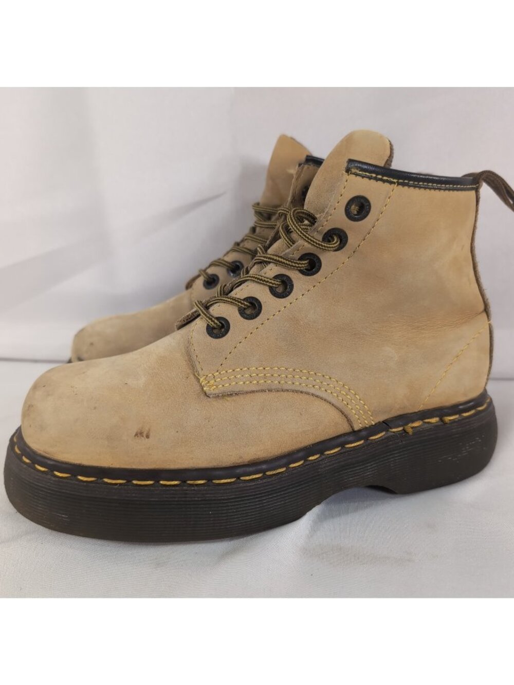 Doc Marten Women's 8 Vintage Leather England Bex 939 1460 DS 6 Eye Nubuck Tan